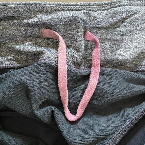 MPG Running Shorts Womens Medium Gray Running Floral Gym Yoga Activewear - Picture 12 of 12